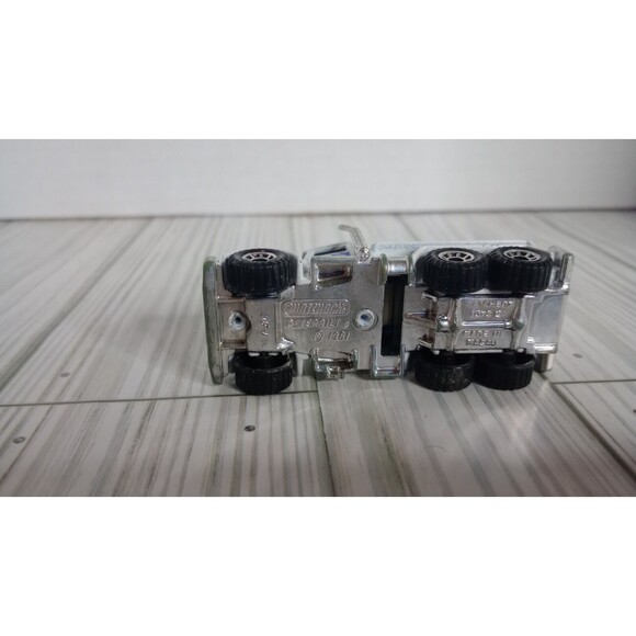 VTG 1981 Lesney Matchbox MB61 Peterbilt M9 Police Wreck Truck Diecast Toy CB21 - Picture 6 of 7